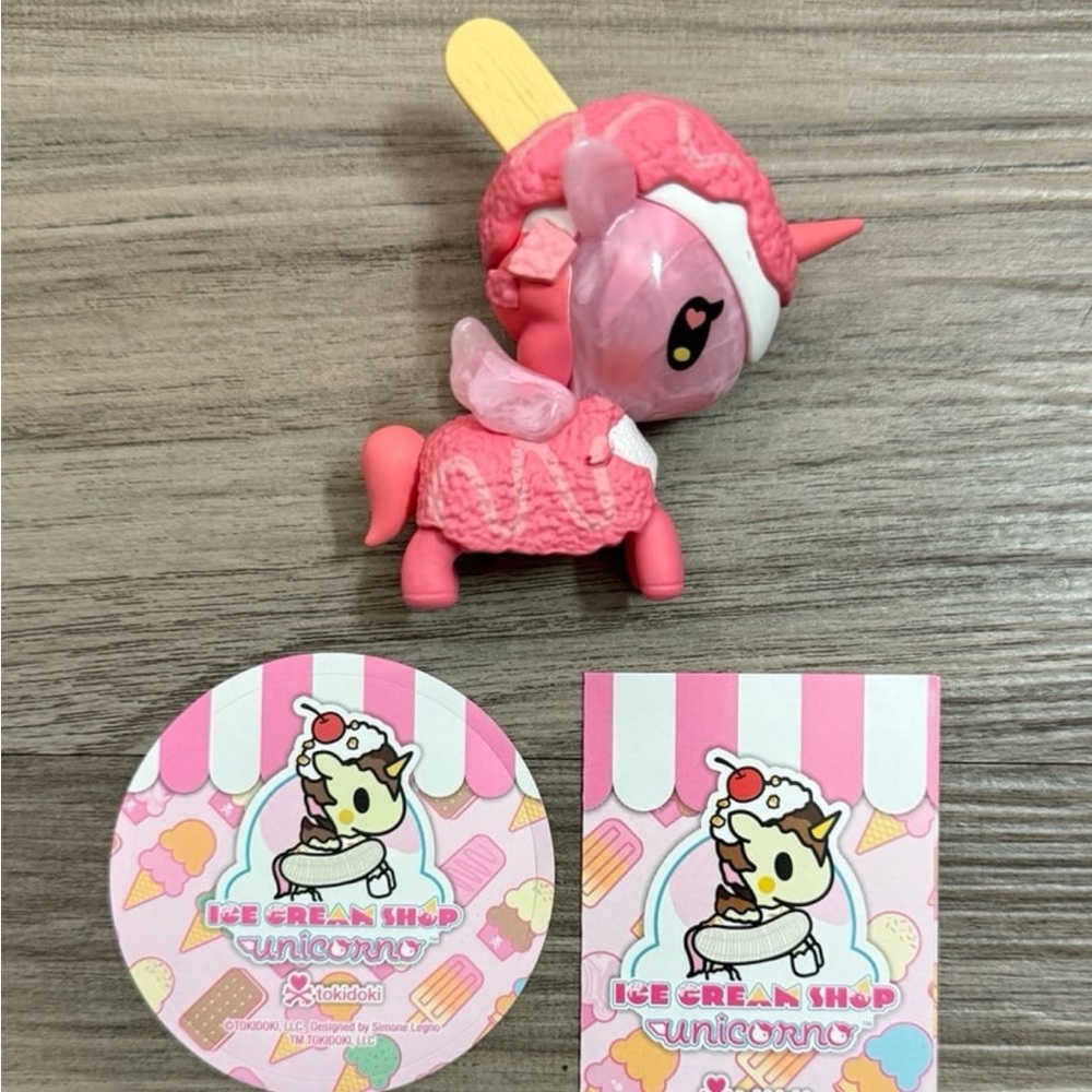 Tokidoki Ice Cream Shop Unicorno Berry Pop